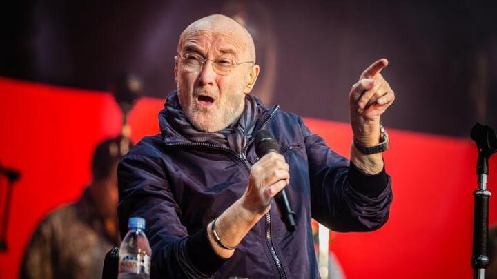 Phil Collins é hospitalizado devido a cirurgia no joelho e desmente rumores sobre "doença terminal"