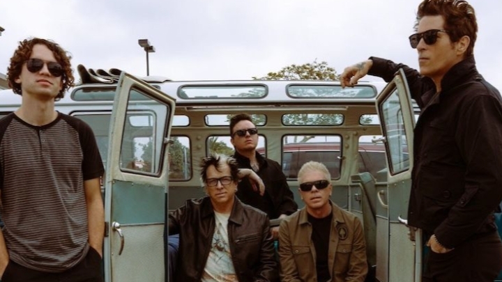 Novo disco do Offspring terá música voltada para o metal, chamada "Come To Brazil"