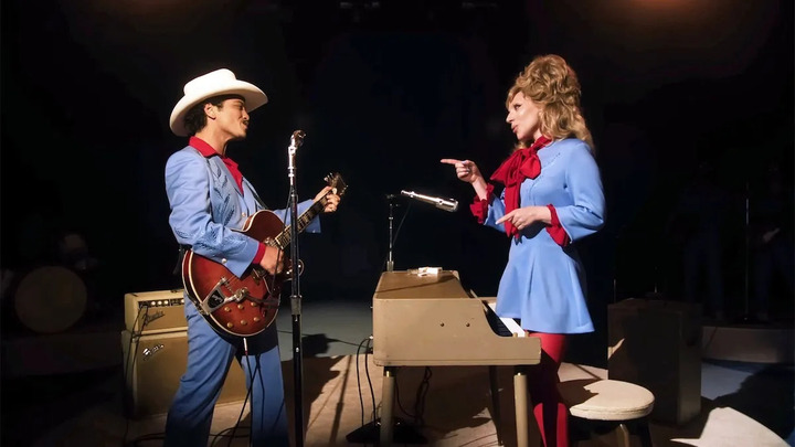 Bruno Mars e Lady Gaga entram top 3 dos EUA com "Die With A Smile"