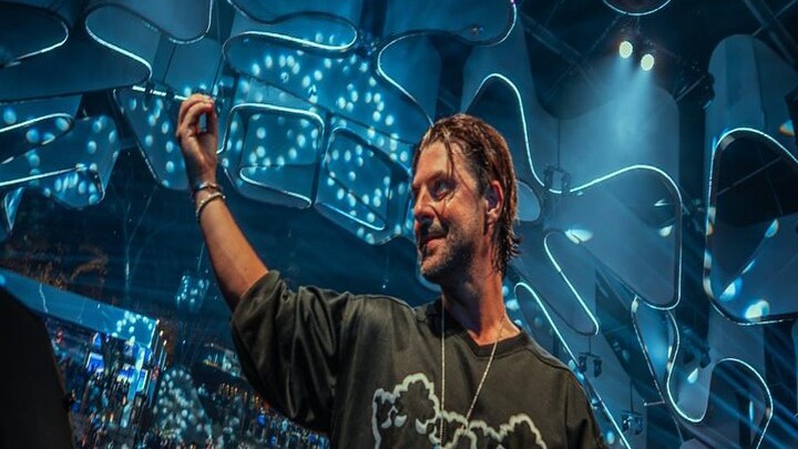 Ele está de volta! Axwell retorna ao Laroc Club no feriado de 1º de maio