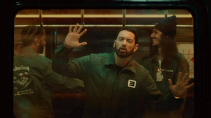 Eminem lança o clipe de "Tobey". Veja!
