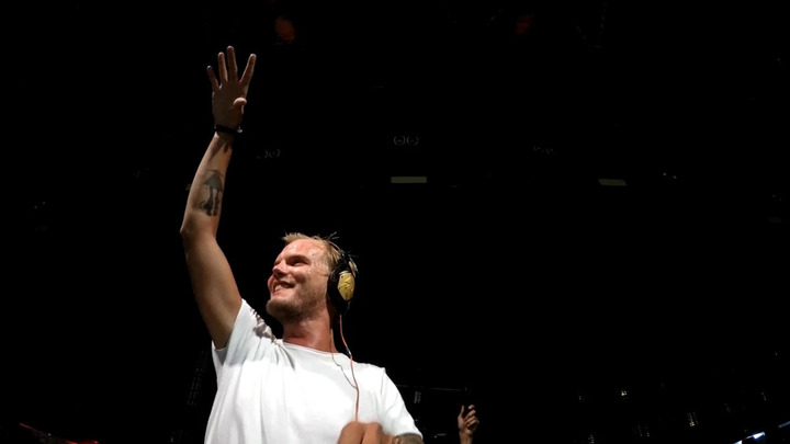 Ouça o set final completo de Avicii no Ushuaïa Ibiza, lançado pela primeira vez para comemorar o 10º aniversário.