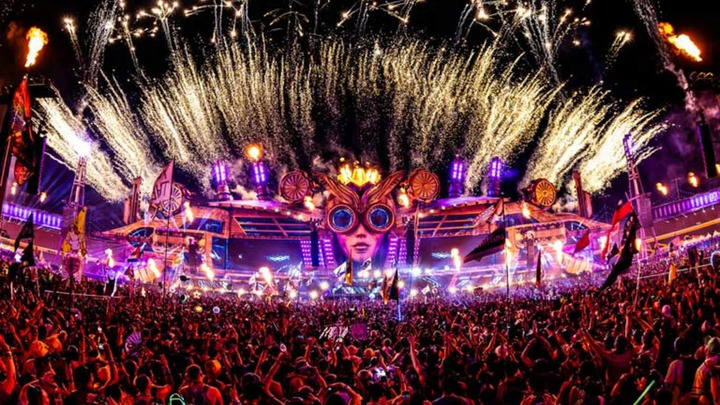 EDC Las Vegas anuncia opção de acampamento de 12 dias para 2027